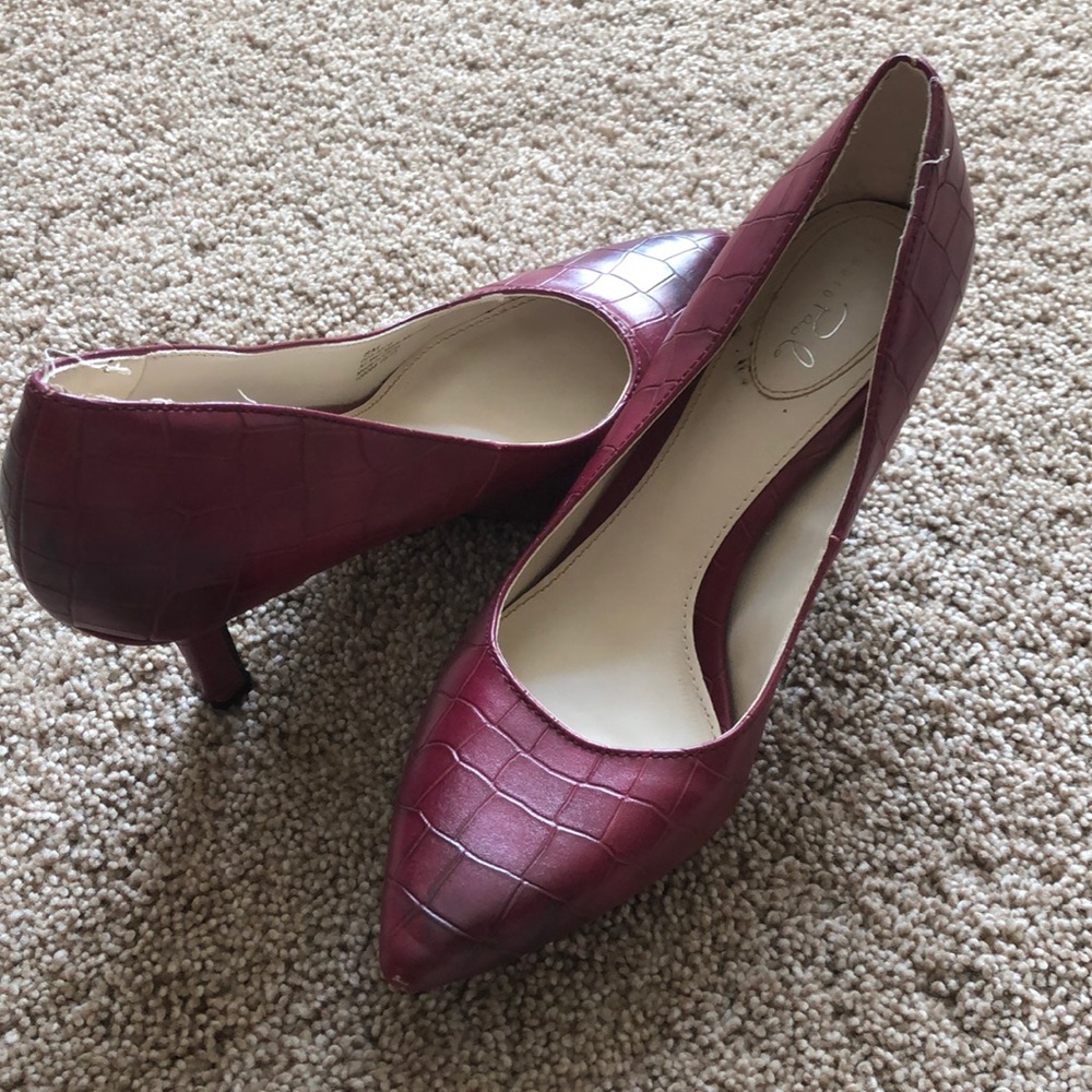 Maroon pointed toe snake skin heels